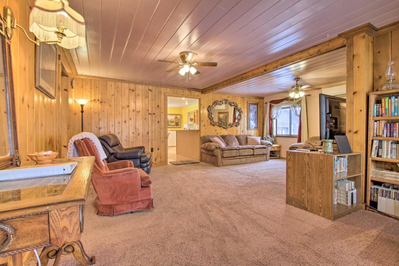 Cozy Home With Hot Tub Half Mi To Salmon River! Bagian luar foto