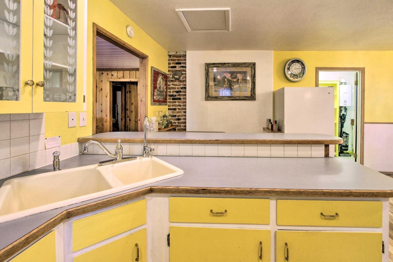 Cozy Home With Hot Tub Half Mi To Salmon River! Bagian luar foto