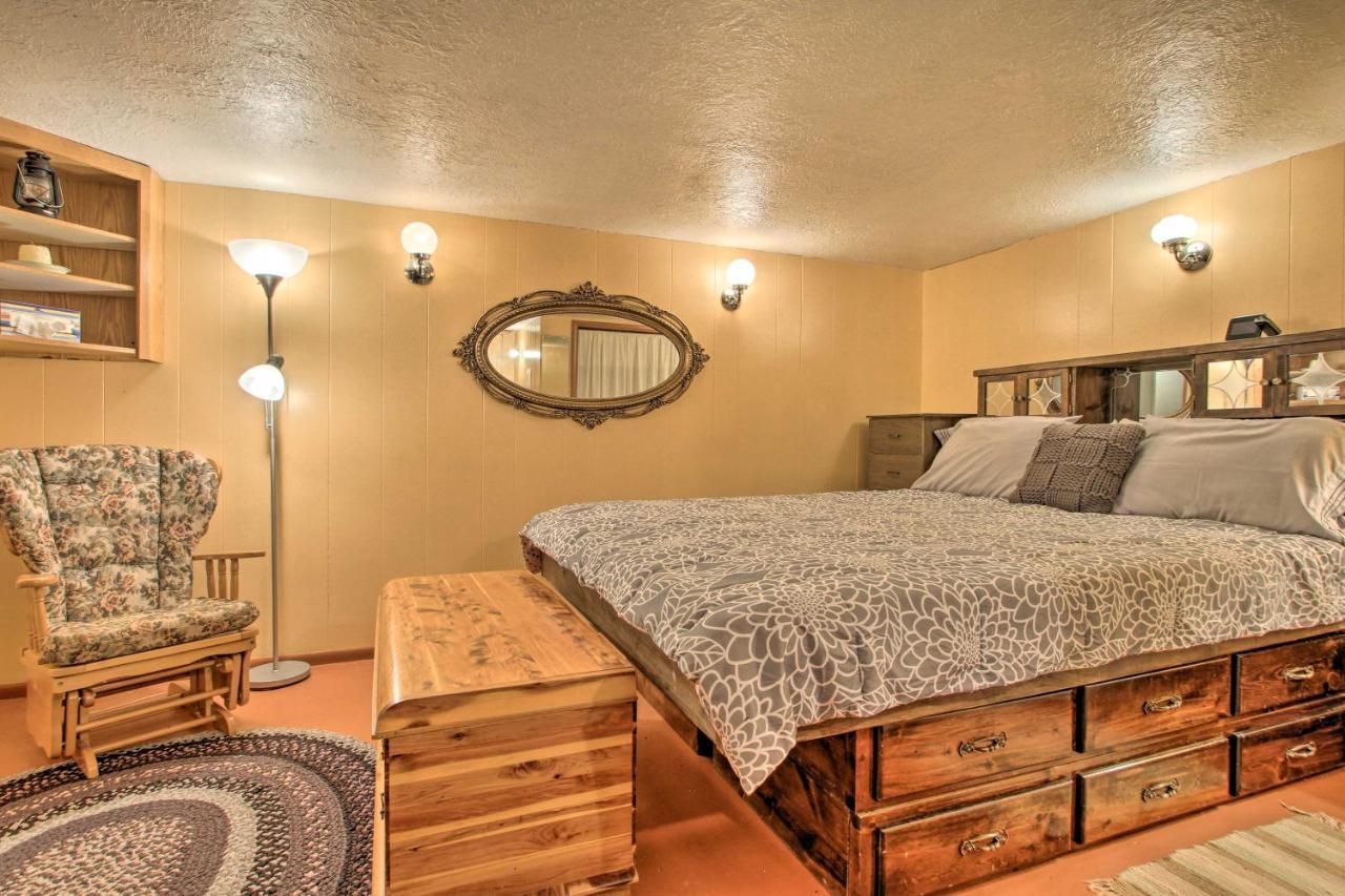 Cozy Home With Hot Tub Half Mi To Salmon River! Bagian luar foto