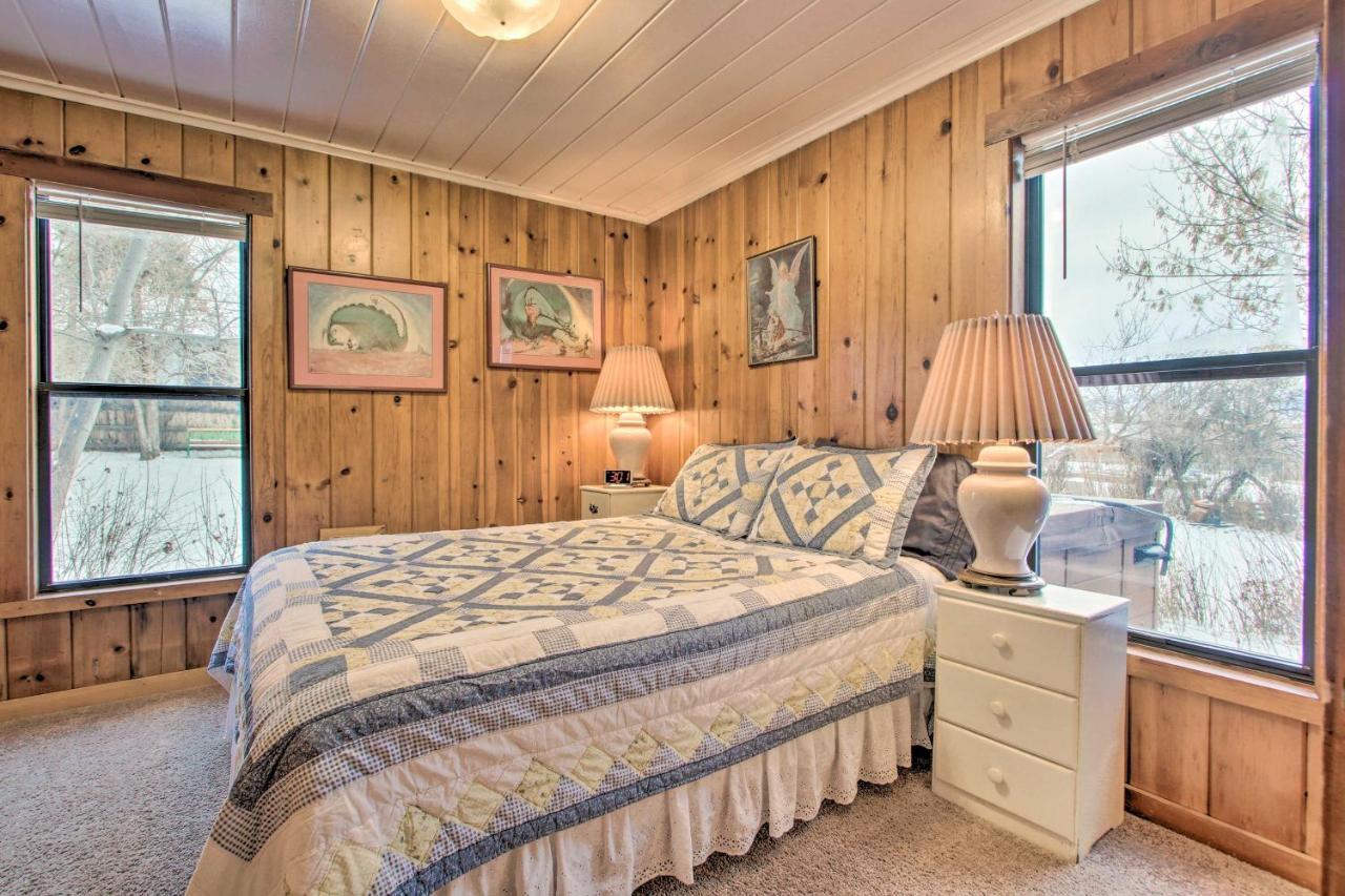 Cozy Home With Hot Tub Half Mi To Salmon River! Bagian luar foto