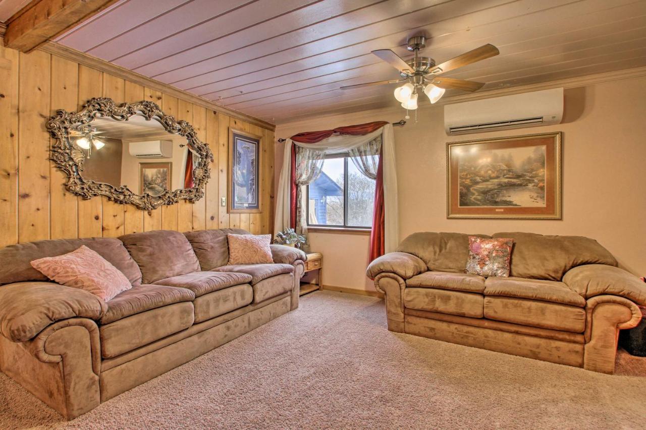 Cozy Home With Hot Tub Half Mi To Salmon River! Bagian luar foto