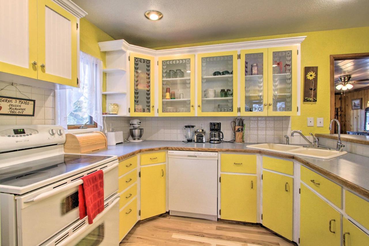 Cozy Home With Hot Tub Half Mi To Salmon River! Bagian luar foto