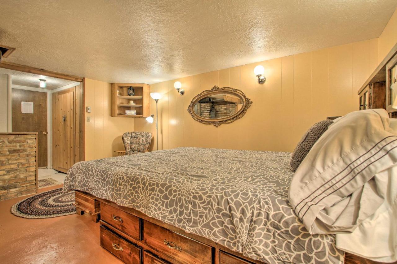 Cozy Home With Hot Tub Half Mi To Salmon River! Bagian luar foto