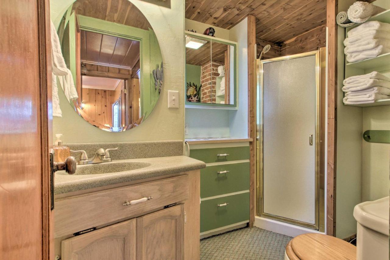 Cozy Home With Hot Tub Half Mi To Salmon River! Bagian luar foto