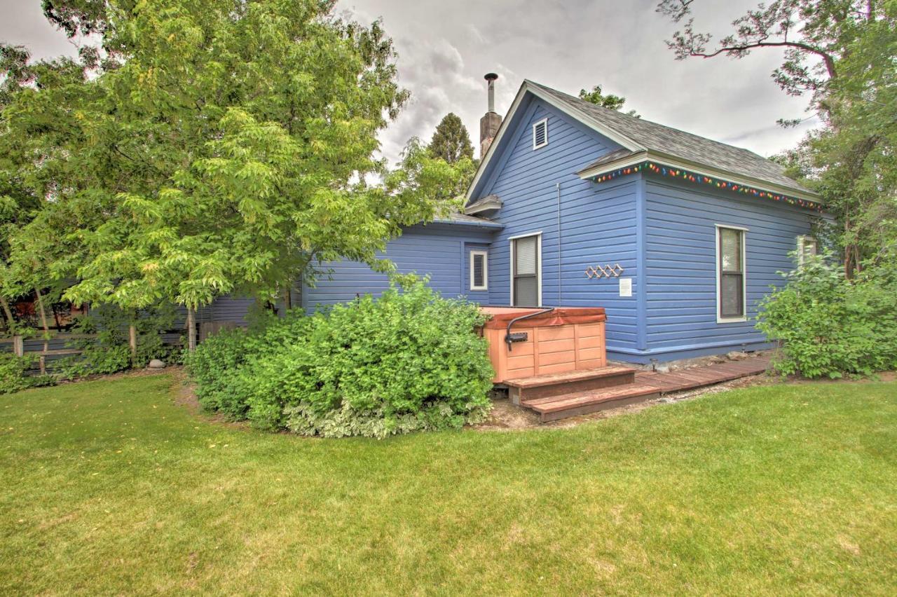 Cozy Home With Hot Tub Half Mi To Salmon River! Bagian luar foto
